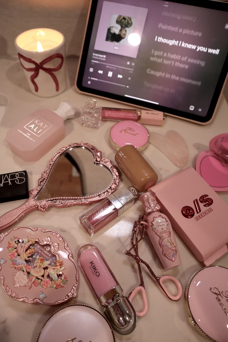 Styled & Cute Girl Picks